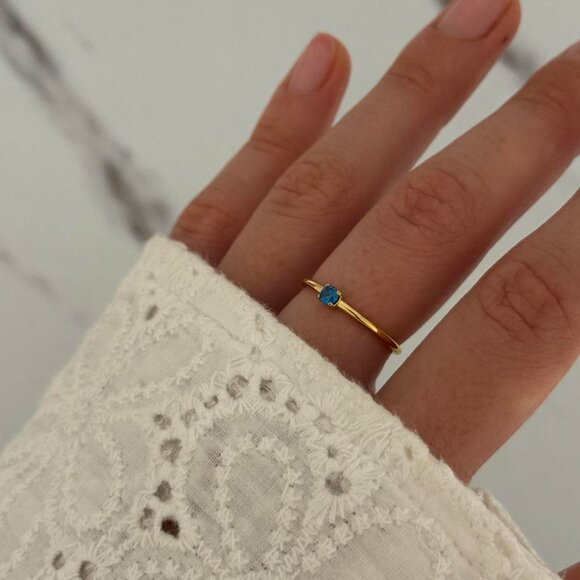 SKU:0076 gold ring with blue zircon stone vintage vibe materials stainless steel - Picture 3 of 6